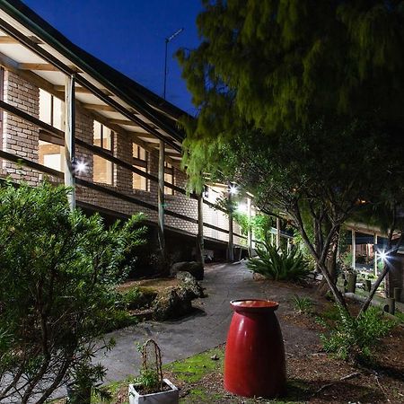 מורוול Farnham Court Motel And Restaurant מראה חיצוני תמונה
