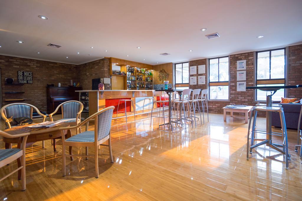 מורוול Farnham Court Motel And Restaurant מראה חיצוני תמונה