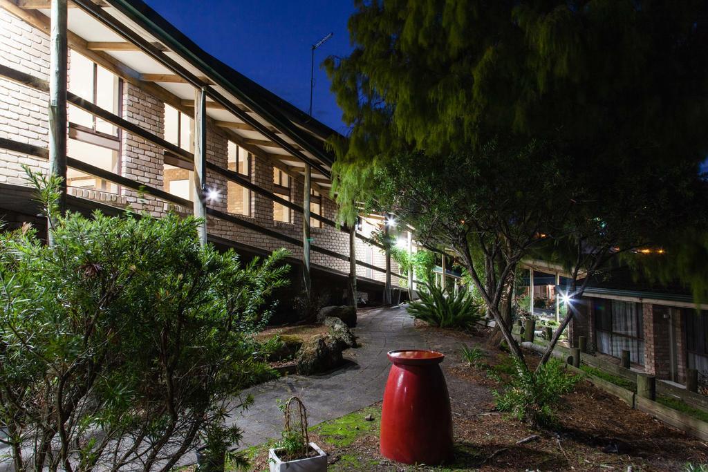 מורוול Farnham Court Motel And Restaurant מראה חיצוני תמונה