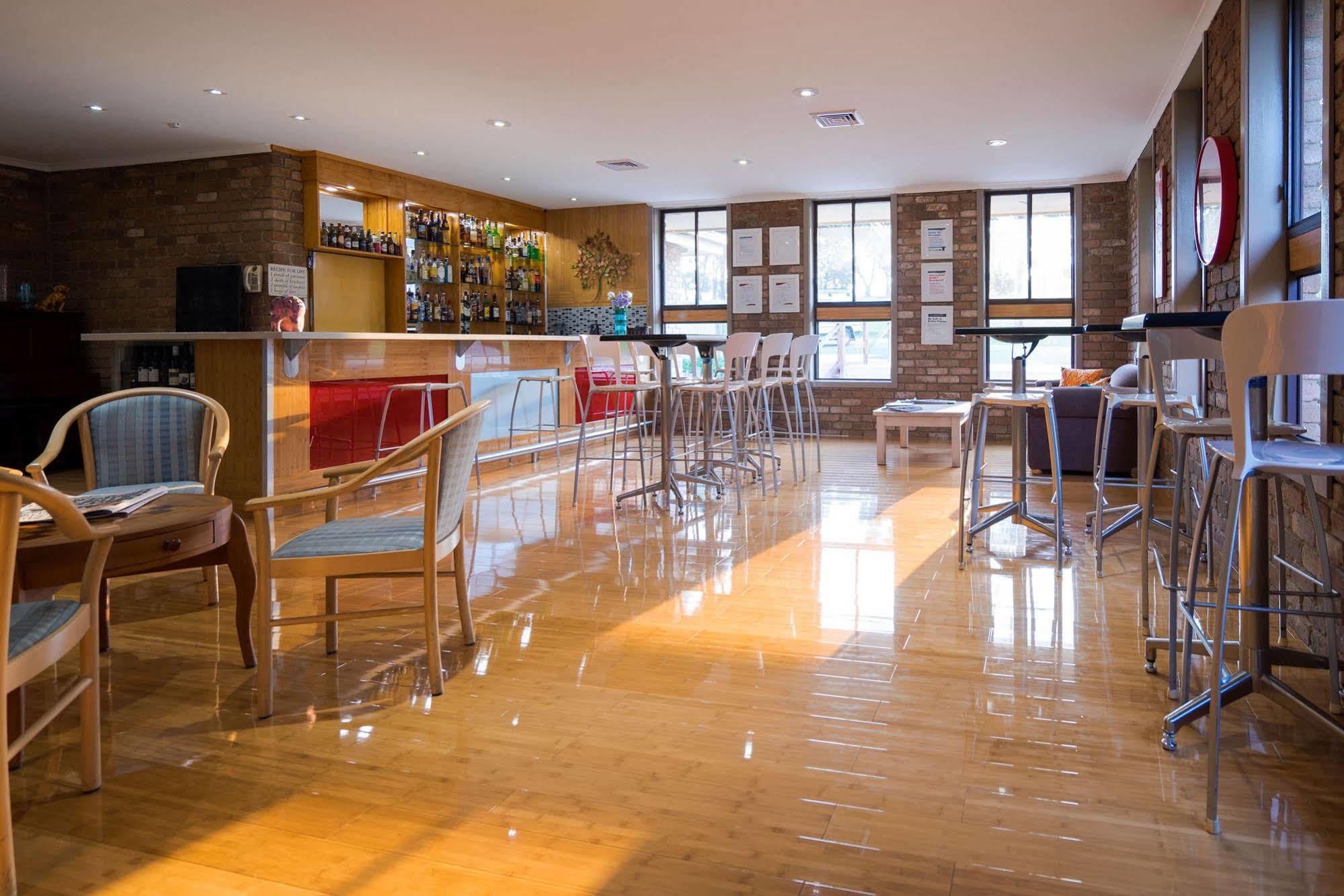 מורוול Farnham Court Motel And Restaurant מראה חיצוני תמונה