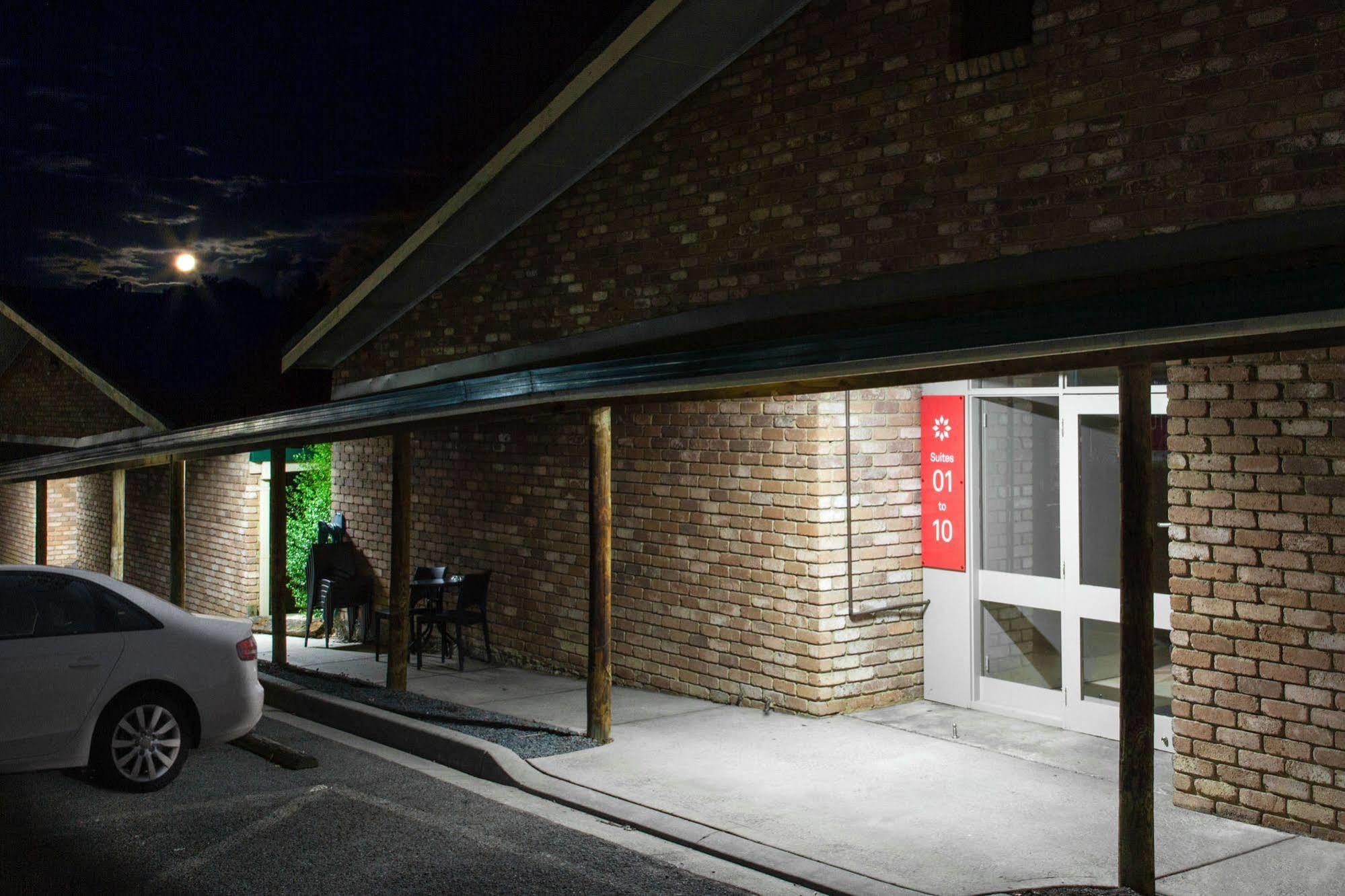 מורוול Farnham Court Motel And Restaurant מראה חיצוני תמונה